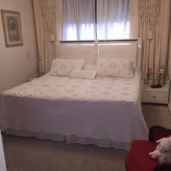 Apartamento em Curitiba, bairro Centro