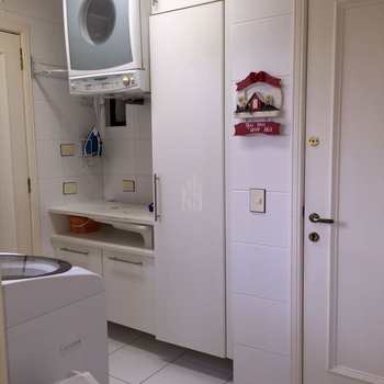 Apartamento em Curitiba, bairro Centro