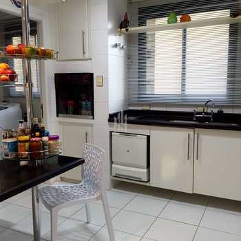 Apartamento em Curitiba, bairro Centro