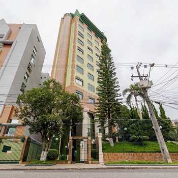 Apartamento em Curitiba, bairro Centro