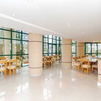 Apartamento em Curitiba, bairro Centro