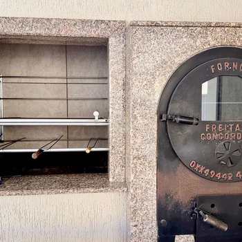 Sobrado em São José dos Pinhais, bairro Aristocrata