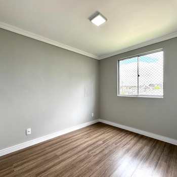 Apartamento em São José dos Pinhais, bairro Parque da Fonte