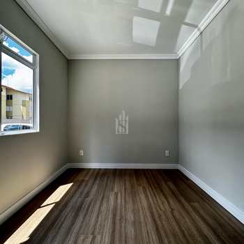 Apartamento em São José dos Pinhais, bairro Colônia Rio Grande