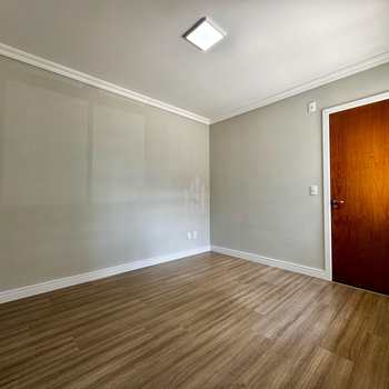 Apartamento em São José dos Pinhais, bairro Colônia Rio Grande