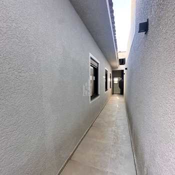 Casa em São José dos Pinhais, bairro Monte Libano