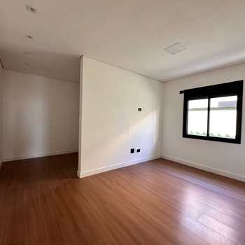 Casa em São José dos Pinhais, bairro Afonso Pena
