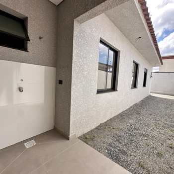 Casa em São José dos Pinhais, bairro Águas Belas