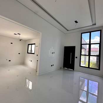 Casa em São José dos Pinhais, bairro Águas Belas