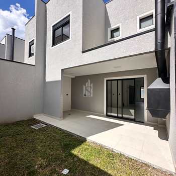 Sobrado em São José dos Pinhais, bairro Cruzeiro