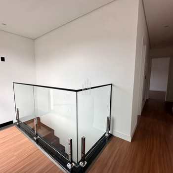 Sobrado em São José dos Pinhais, bairro Cruzeiro