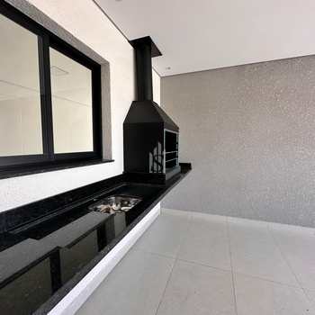Sobrado em São José dos Pinhais, bairro Cruzeiro