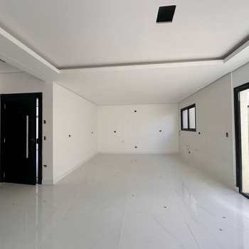 Sobrado em São José dos Pinhais, bairro Boneca do Iguaçu