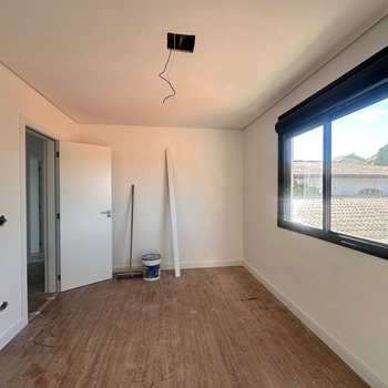 Sobrado em São José dos Pinhais, bairro Boneca do Iguaçu