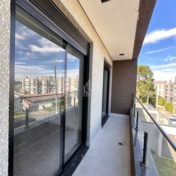 Sobrado em São José dos Pinhais, bairro Boneca do Iguaçu