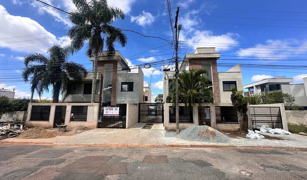 Sobrado em Curitiba, bairro Uberaba