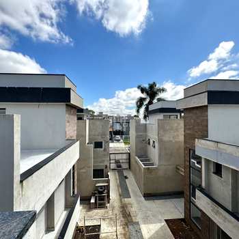 Sobrado de Condomínio em Curitiba, bairro Uberaba