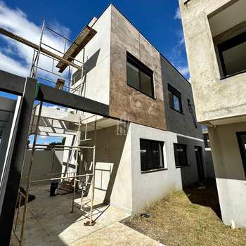 Sobrado de Condomínio em Curitiba, bairro Uberaba