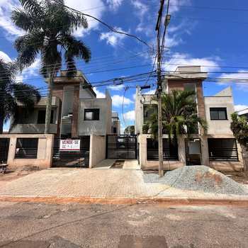 Sobrado de Condomínio em Curitiba, bairro Uberaba