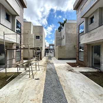 Sobrado de Condomínio em Curitiba, bairro Uberaba