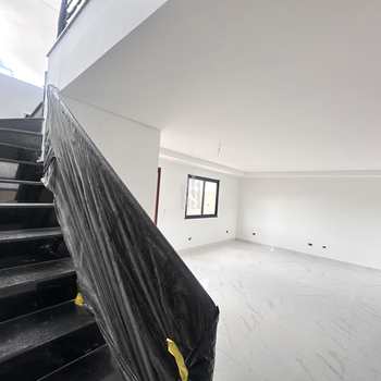 Sobrado de Condomínio em Curitiba, bairro Uberaba