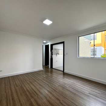 Apartamento em Curitiba, bairro Tatuquara