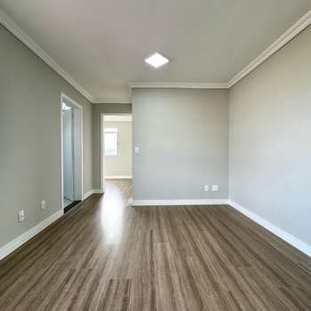 Apartamento em São José dos Pinhais, bairro Guatupê
