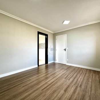 Apartamento em São José dos Pinhais, bairro Guatupê