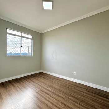 Apartamento em São José dos Pinhais, bairro Guatupê