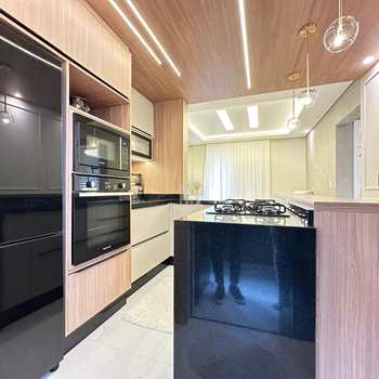 Apartamento em São José dos Pinhais, bairro São Pedro