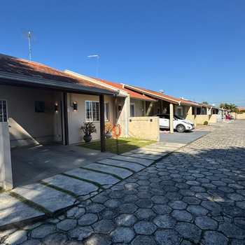 Casa em São José dos Pinhais, bairro Boneca do Iguaçu
