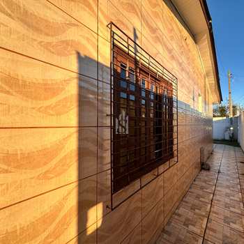 Casa em São José dos Pinhais, bairro Guatupê