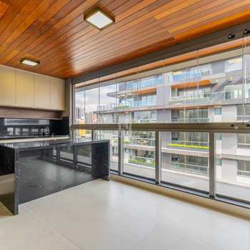 Apartamento em Curitiba, bairro Batel