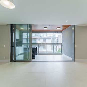 Apartamento em Curitiba, bairro Batel