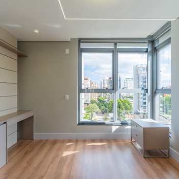 Apartamento em Curitiba, bairro Batel