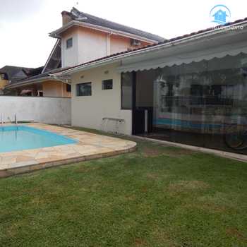 Casa de Condomínio em Peruíbe, bairro Bougainvillee III
