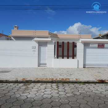 Casa em Peruíbe, bairro Jardim Imperador