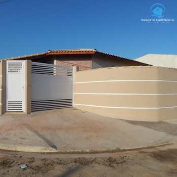 Casa em Peruíbe, bairro São João Batista