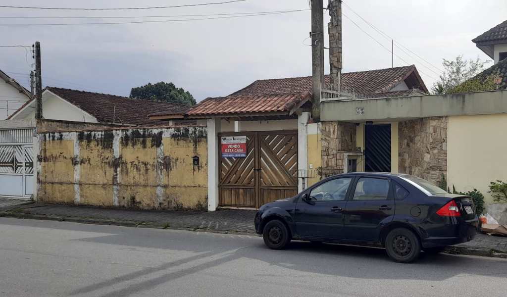 Casa em Peruíbe, bairro Centro