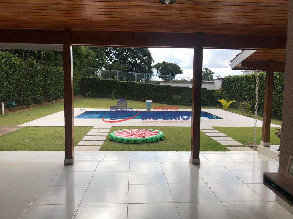 Casa em Atibaia, no bairro Jardim Estância Brasil