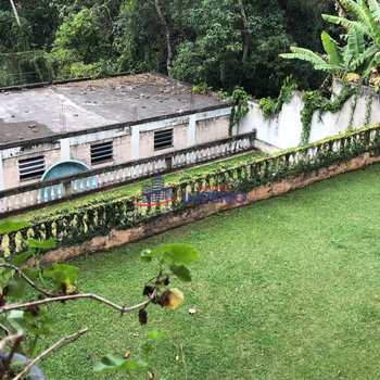 Chácara em Mogi das Cruzes, bairro Fazenda Capelinha