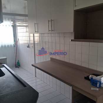 Apartamento em Guarulhos, bairro Torres Tibagy
