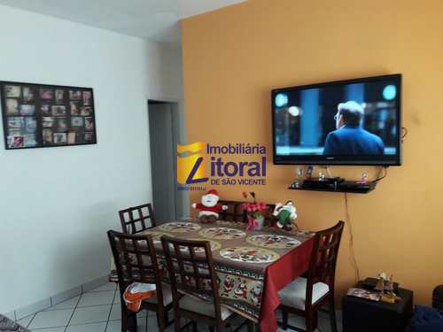 Apartamento, código 244 em São Vicente, bairro Vila Valença