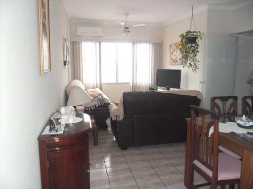 Apartamento, código 8276 em Santos, bairro Marapé
