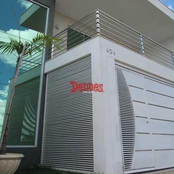 Sobrado em Bragança Paulista, bairro Residencial Quinta dos Vinhedos