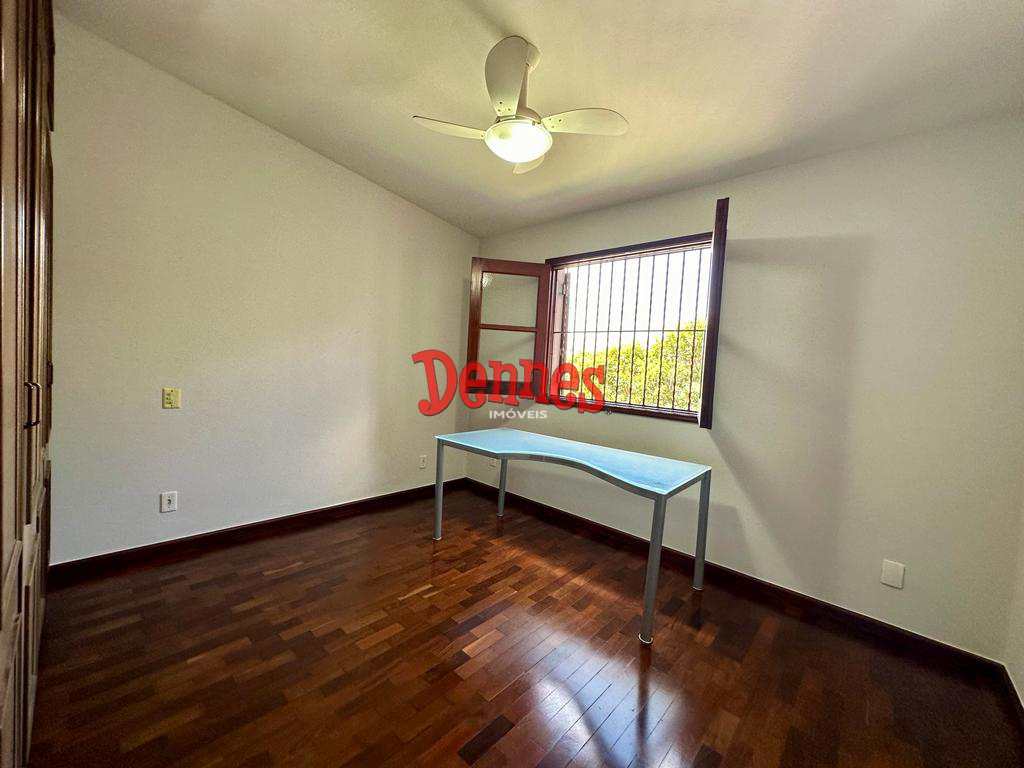 Casa em Bragança Paulista, no bairro Jardim América