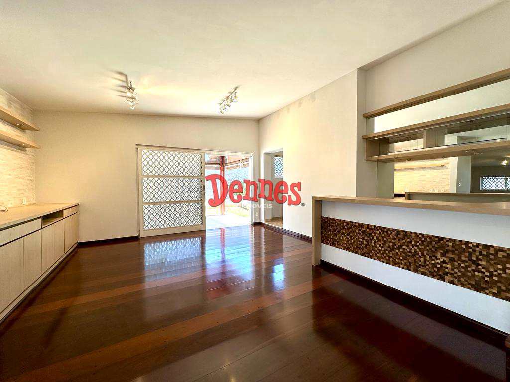 Casa em Bragança Paulista, no bairro Jardim América