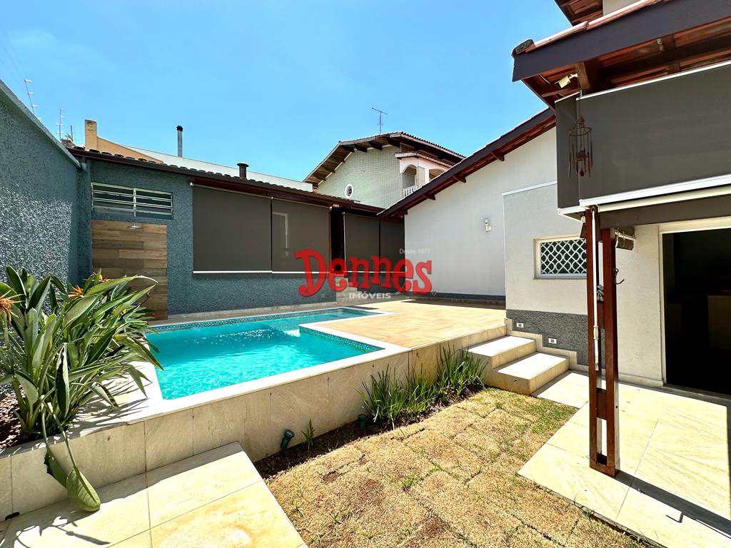 Casa em Bragança Paulista, no bairro Jardim América