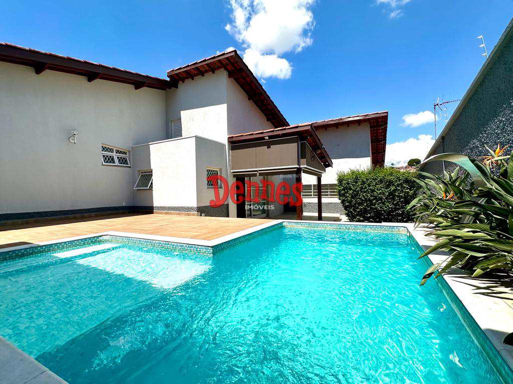 Casa em Bragança Paulista, no bairro Jardim América