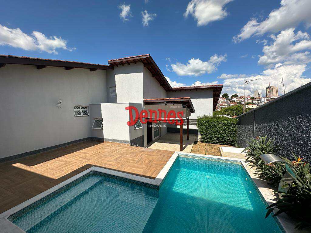 Casa em Bragança Paulista, no bairro Jardim América